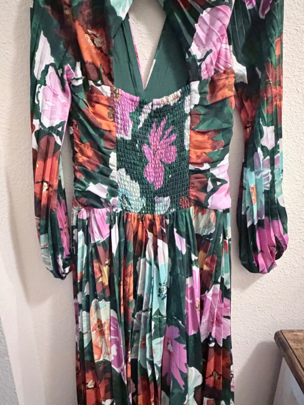 🌸 Maeve Anthropologie Pleated Floral Midi Dress Green V-Neck Size 8 Like New - Picture 6 of 9